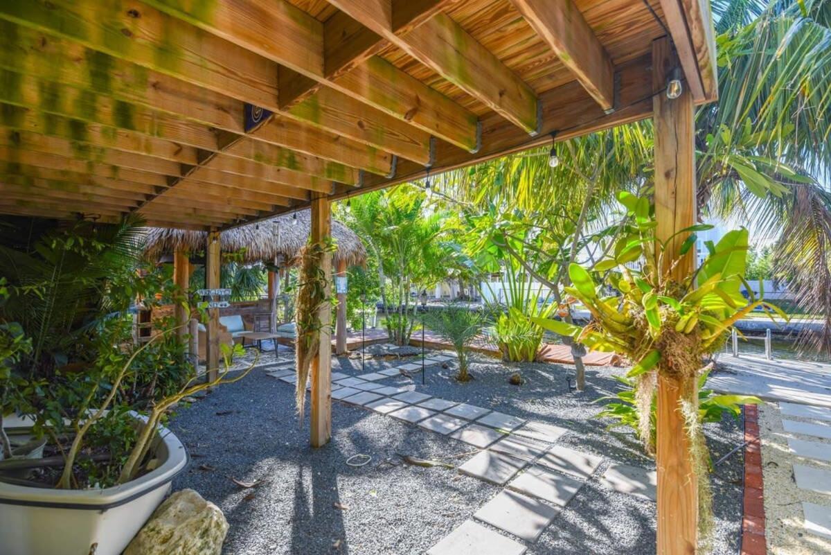 Loggerhead Lagoon - Modern Waterfront Home Pirates Cove Екстериор снимка